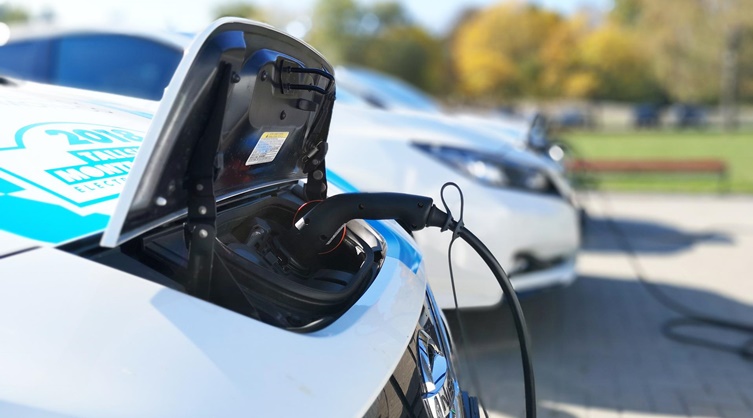 Tata Power, NAREDCO to install 5,000 EV charging points in Maharashtra