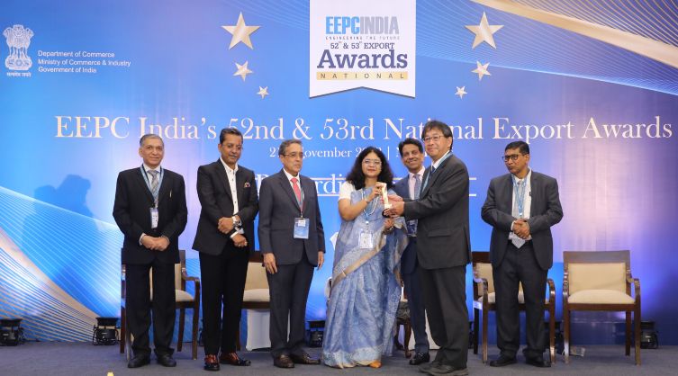Toshiba T&D India wins star performer award by EEPC India