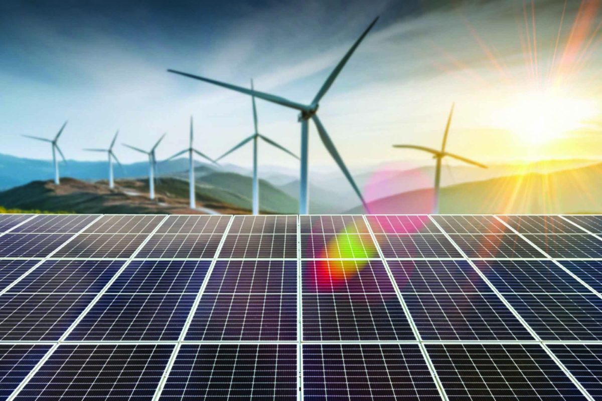 India propels renewable energy to unprecedented heights.